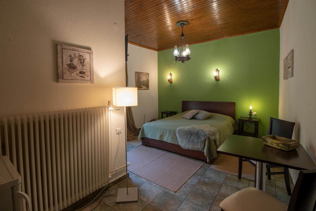 Guesthouse Alexandra Eptálofos 外观 照片