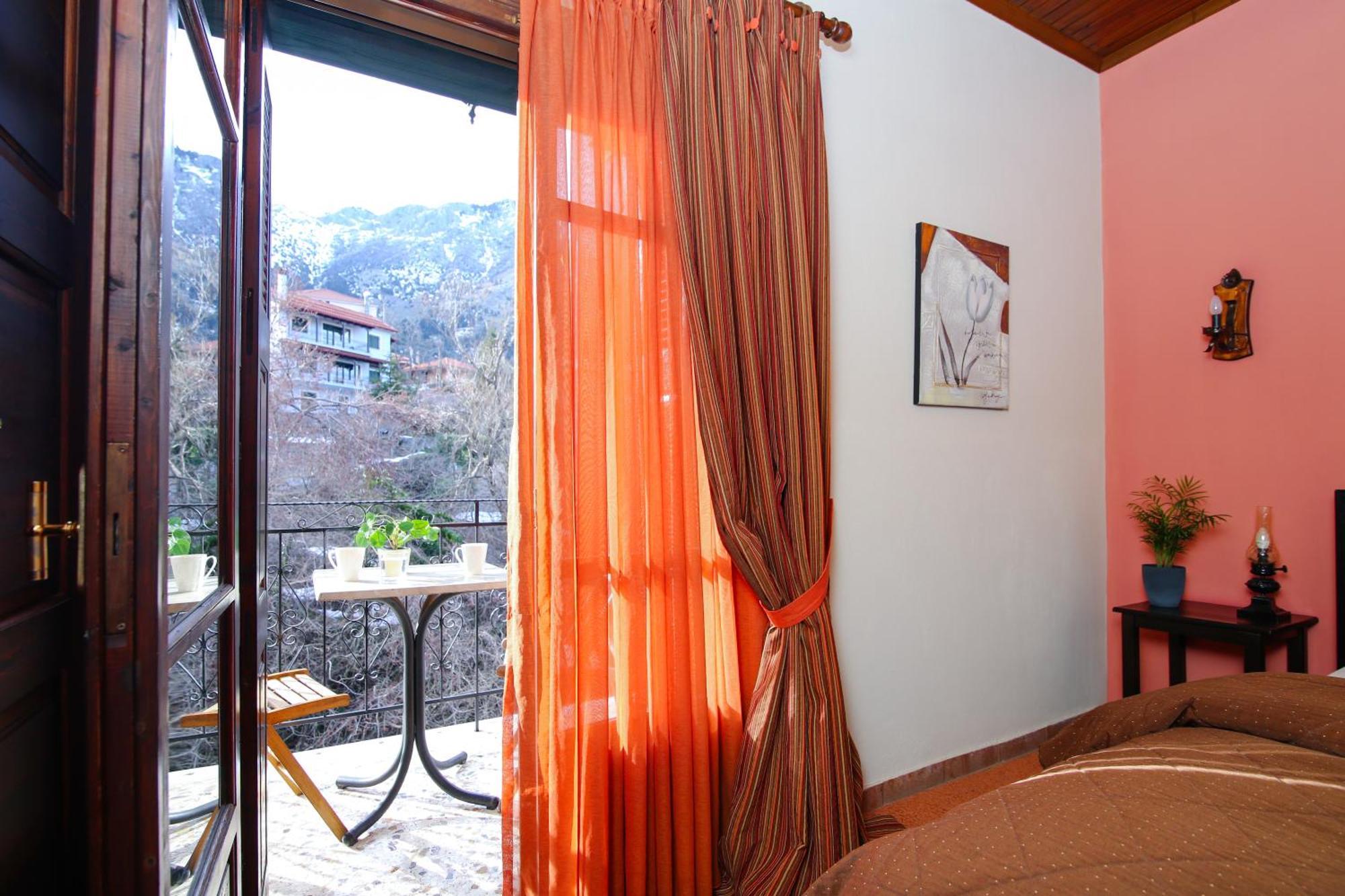 Guesthouse Alexandra Eptálofos 外观 照片