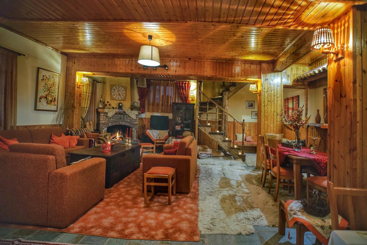 Guesthouse Alexandra Eptálofos 外观 照片
